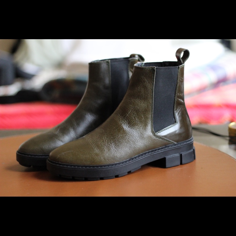Leather Chelsea Boots Hunter Green Tread Sole